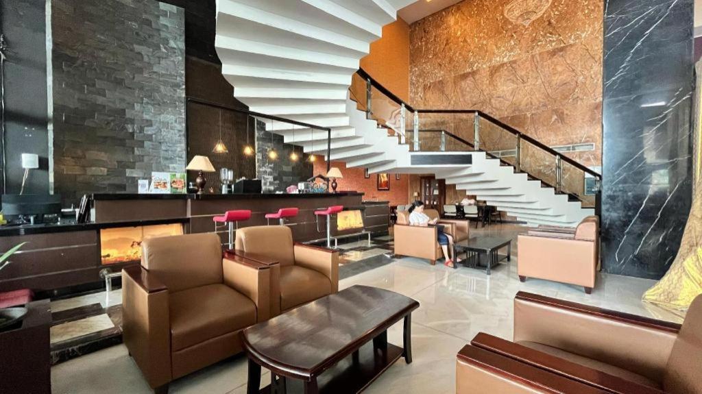 Grand Antares Hotel Medan Exterior photo
