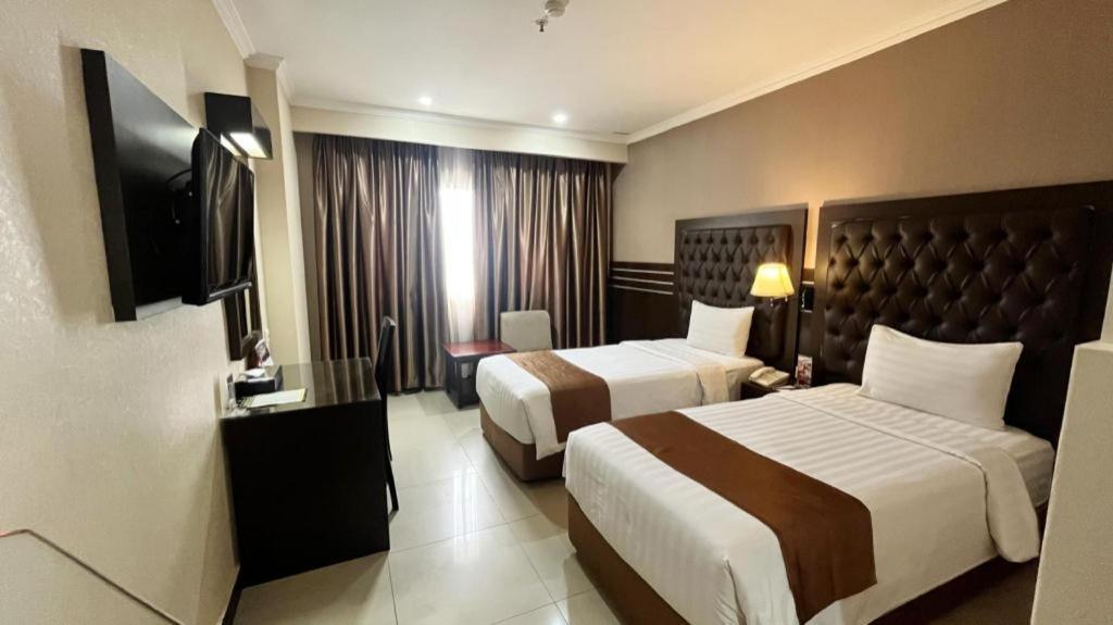 Grand Antares Hotel Medan Exterior photo