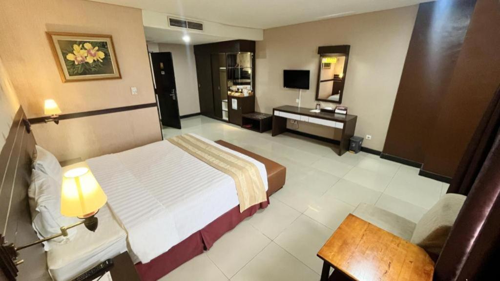 Grand Antares Hotel Medan Exterior photo