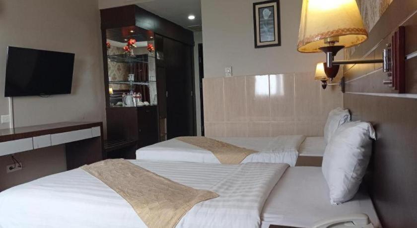 Grand Antares Hotel Medan Exterior photo