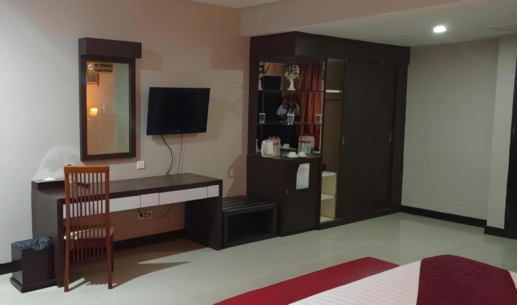 Grand Antares Hotel Medan Exterior photo